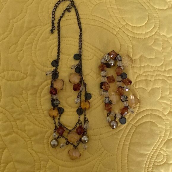 Antique Gold Tone Chain With Amber Colored Beads and Matching Elastic Bracelet - Picture 1 of 5